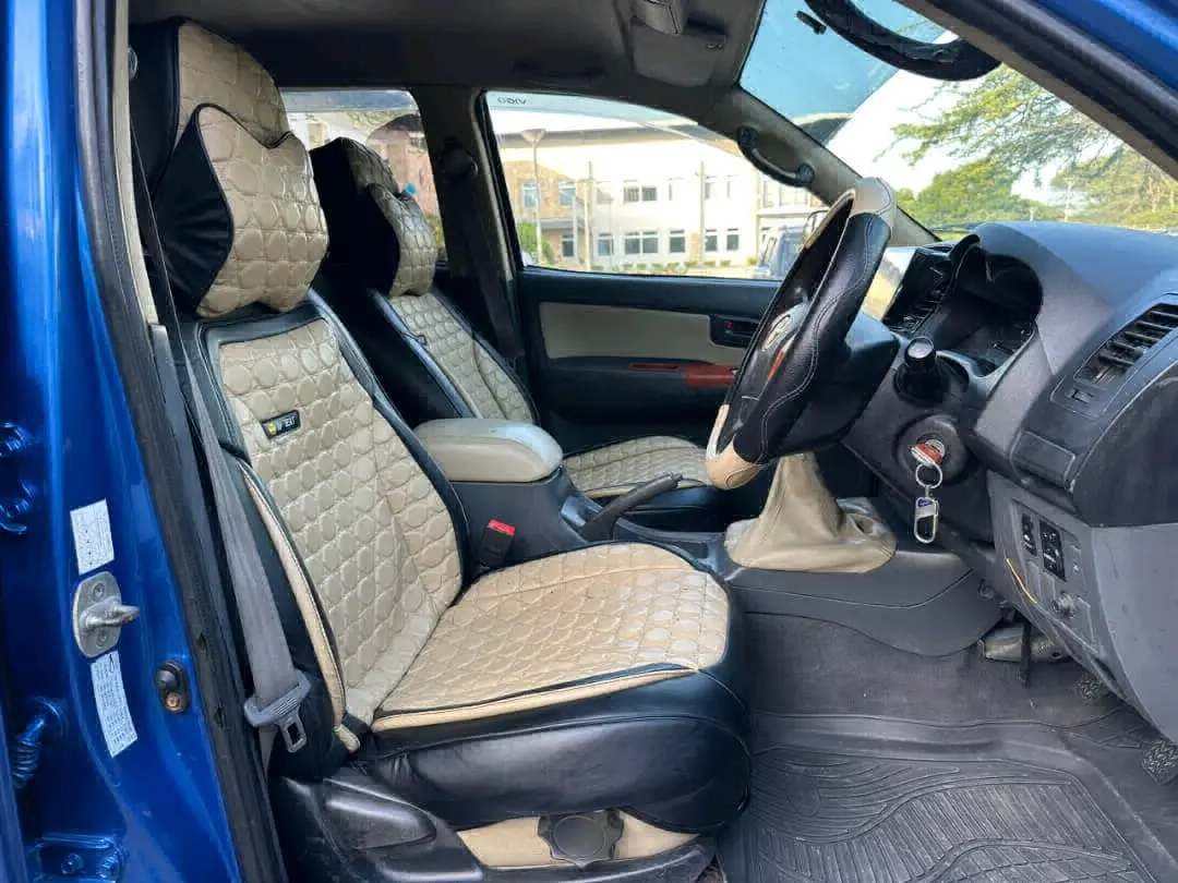 Toyota Hilux Double Cabin 2013 Blue thumbnail 8