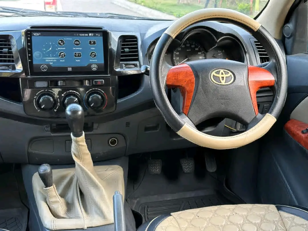 Toyota Hilux Double Cabin 2013 Blue thumbnail 9