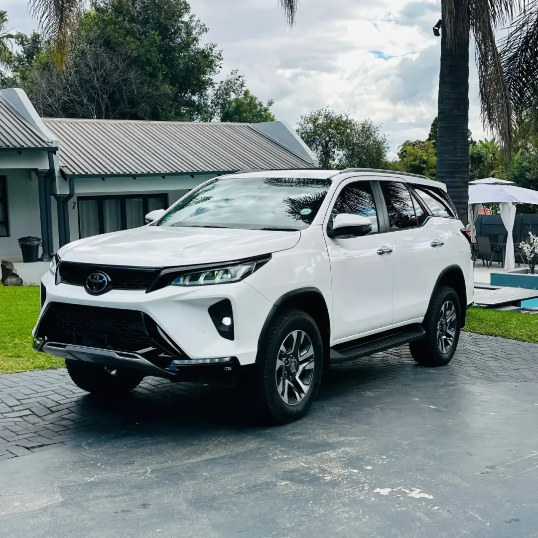 2023/24 Toyota Fortuner VX thumbnail 2