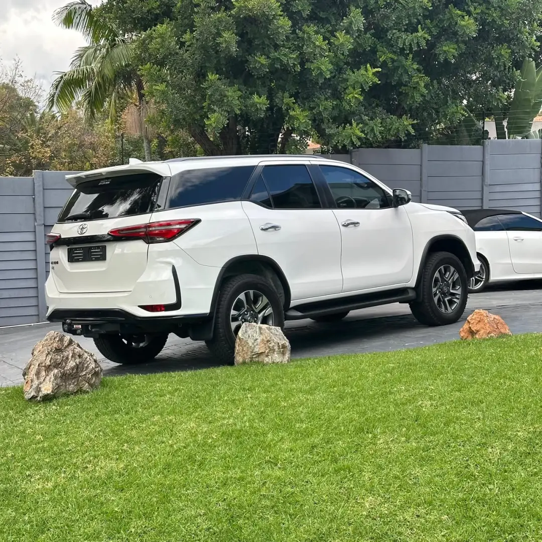 2023/24 Toyota Fortuner VX thumbnail 3