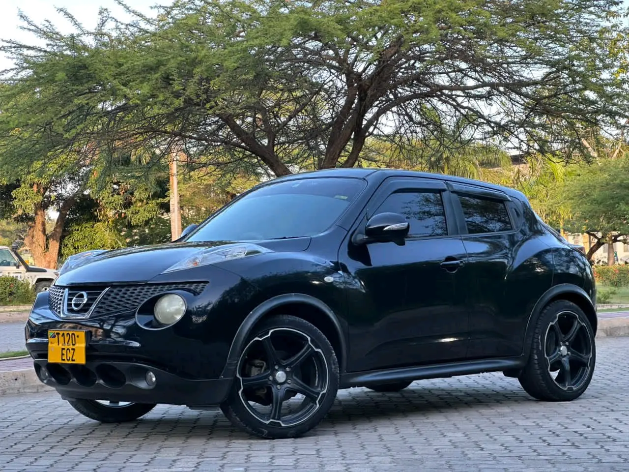 Nissan Juke 2012 Black Automatic thumbnail 2