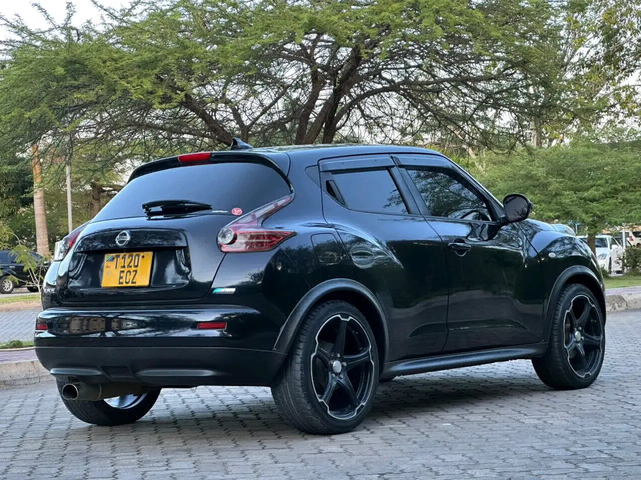 Nissan Juke 2012 Black Automatic thumbnail 3