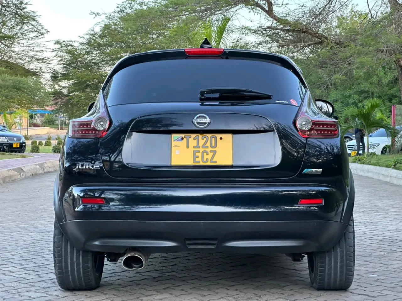 Nissan Juke 2012 Black Automatic thumbnail 4