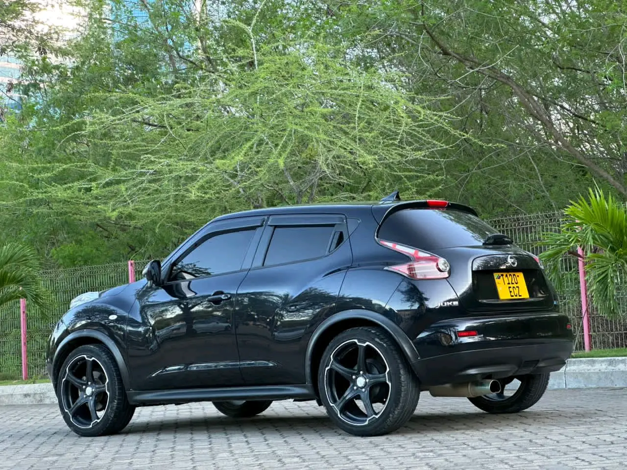 Nissan Juke 2012 Black Automatic thumbnail 5