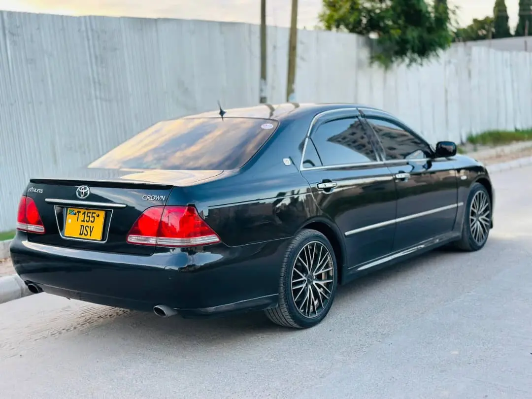 Toyota Crown Athlete 2005 thumbnail 2