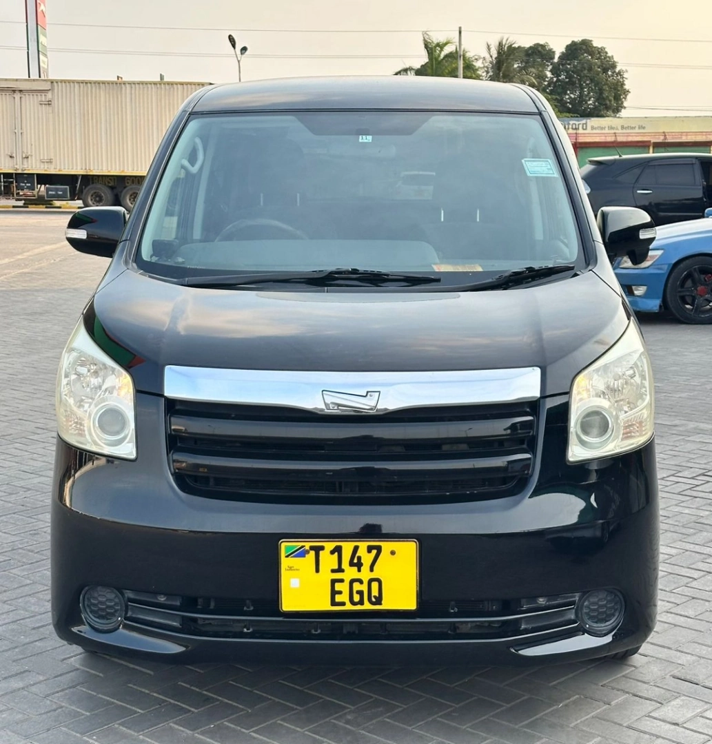 Toyota Noah New Model 2008 Black Minivan