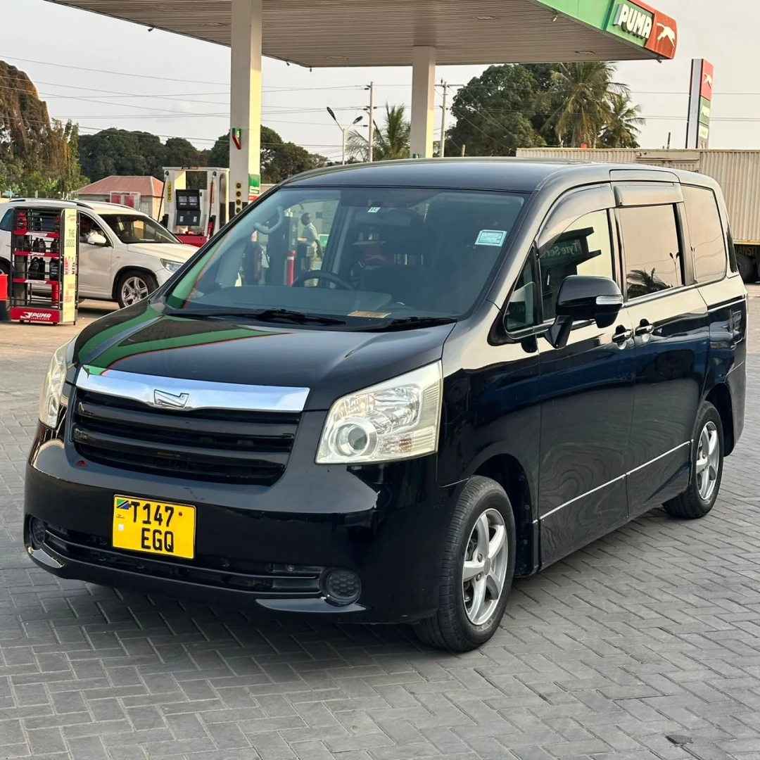 Toyota Noah New Model 2008 Black Minivan thumbnail 2