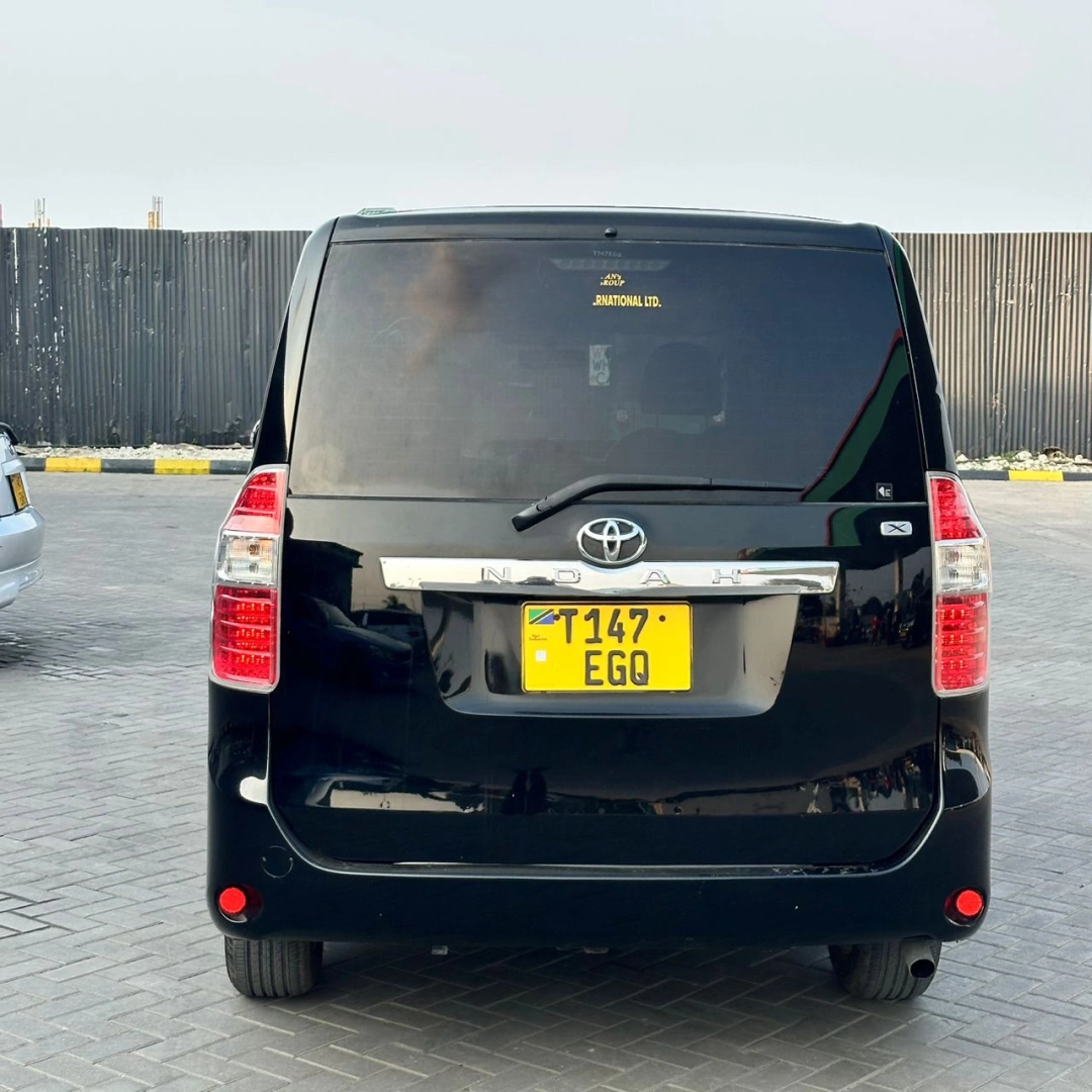 Toyota Noah New Model 2008 Black Minivan thumbnail 5
