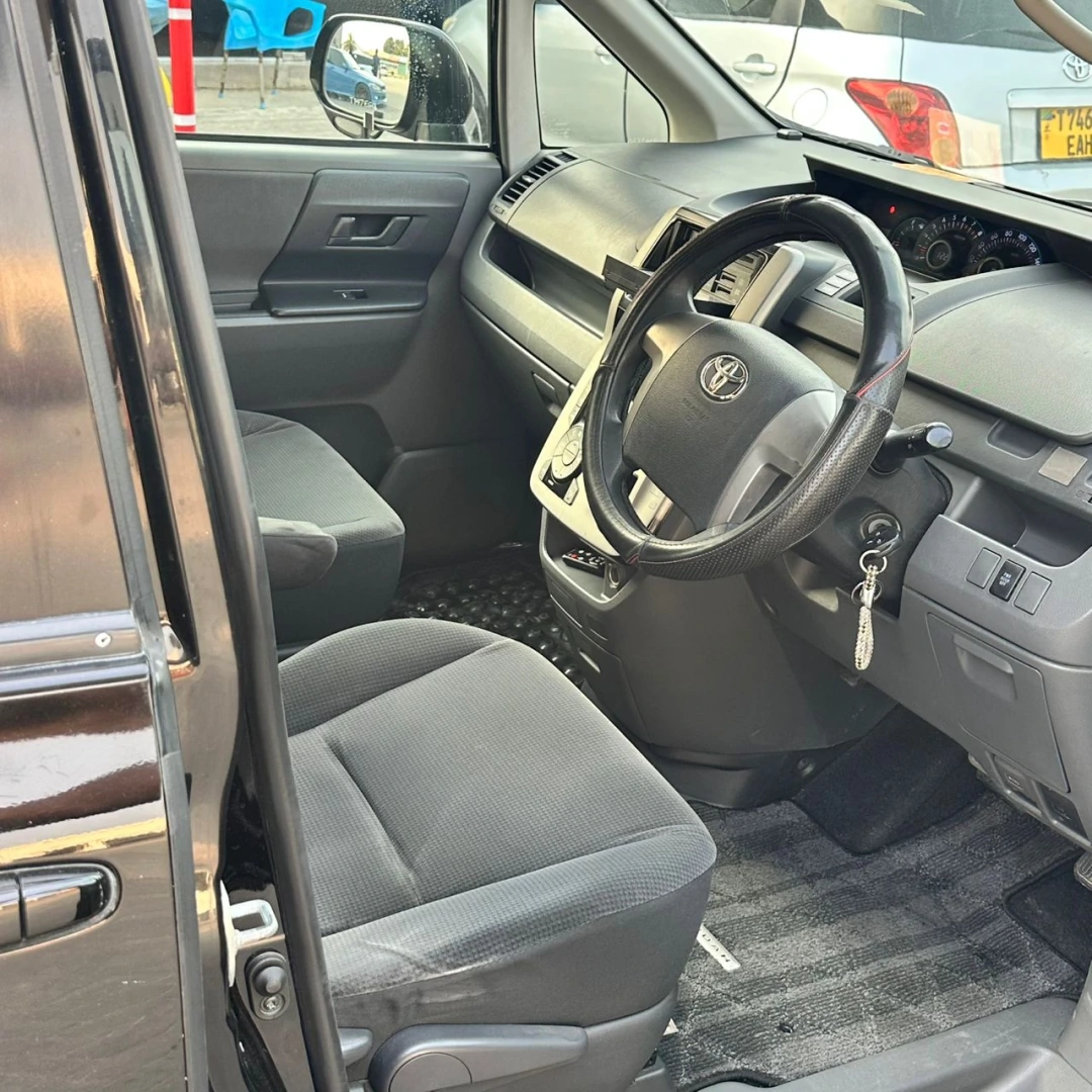 Toyota Noah New Model 2008 Black Minivan thumbnail 7