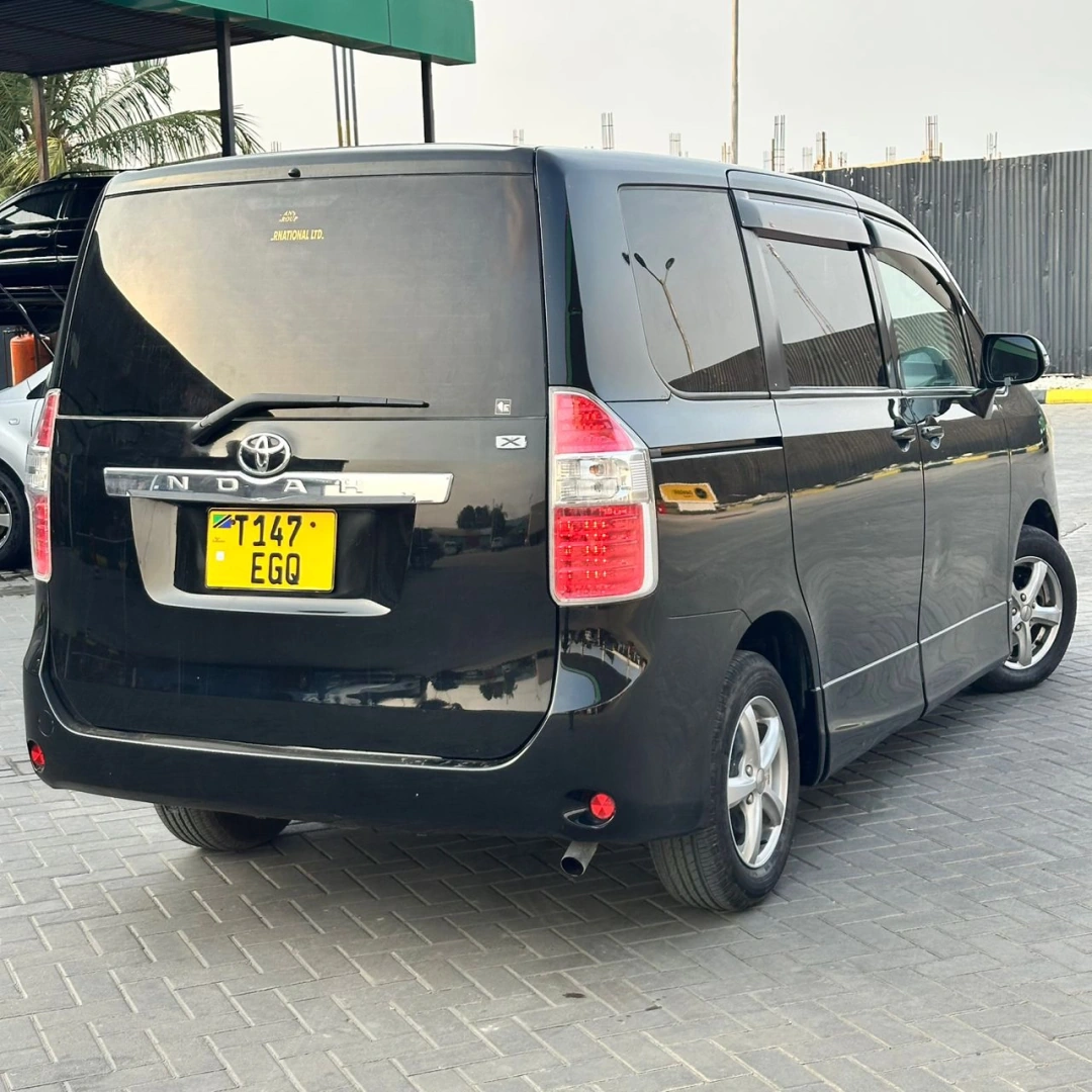 Toyota Noah New Model 2008 Black Minivan thumbnail 9