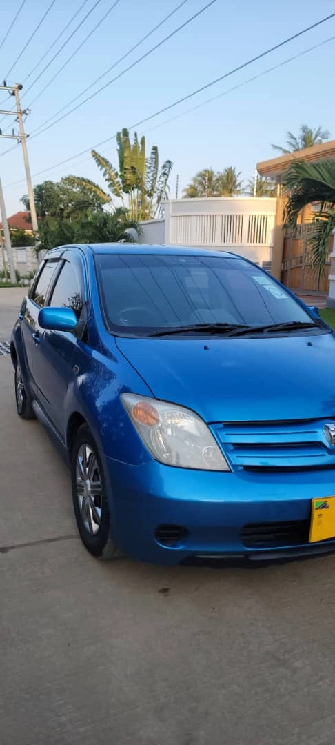 Toyota Ist Blue (Exchange Allowed)
