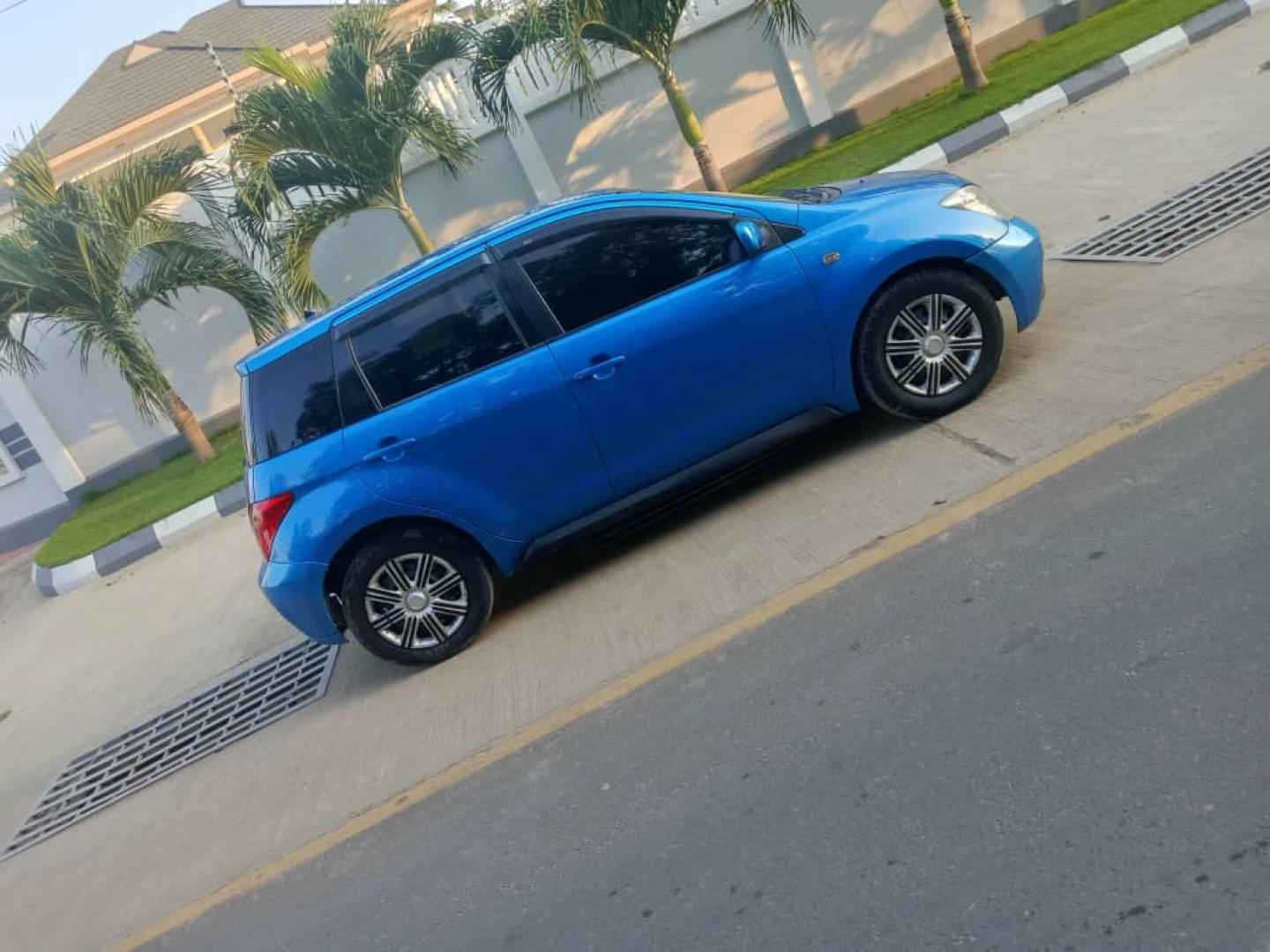 Toyota Ist Blue (Exchange Allowed) thumbnail 2