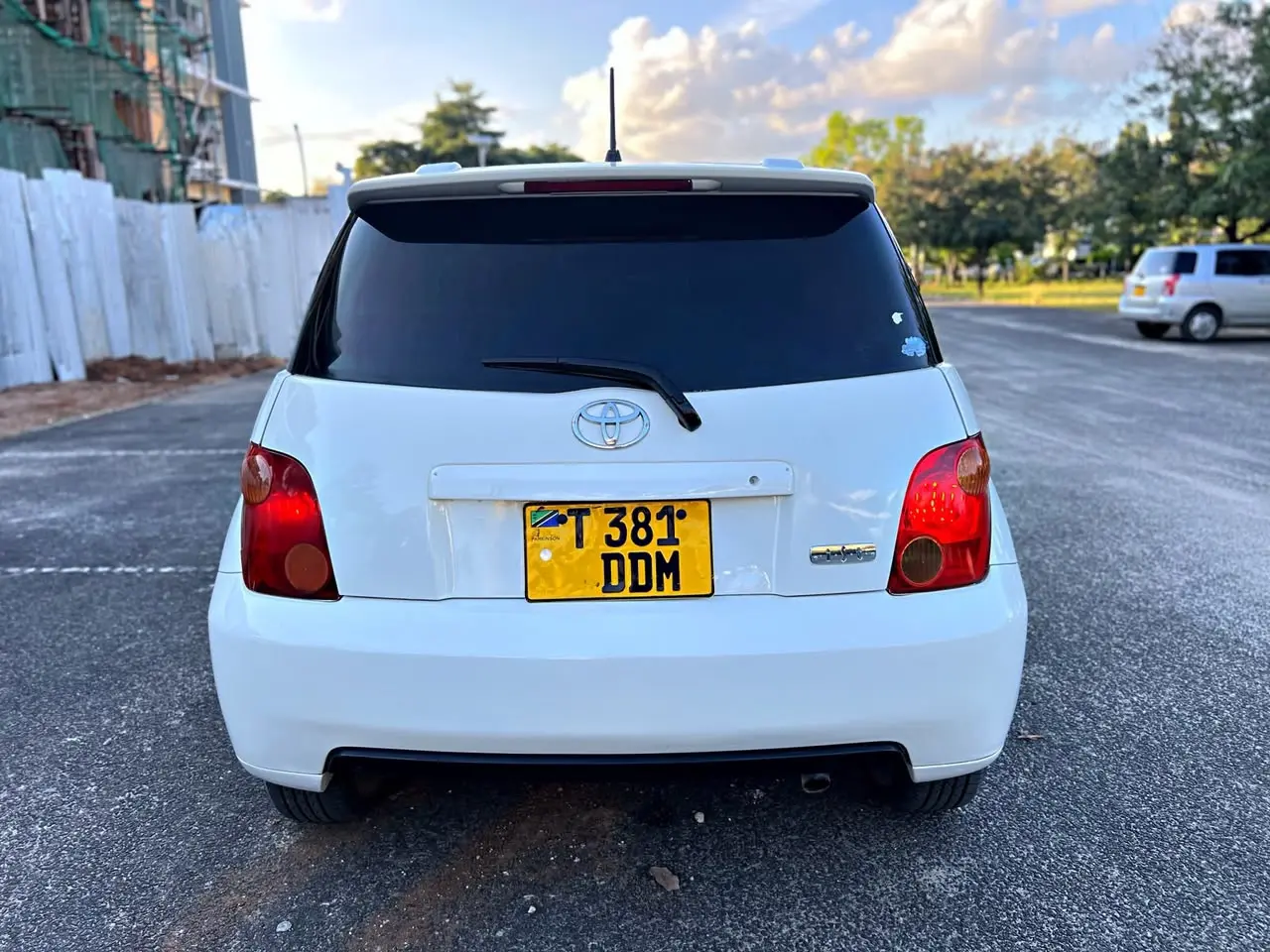 Toyota Ist 2004 DDM thumbnail 2