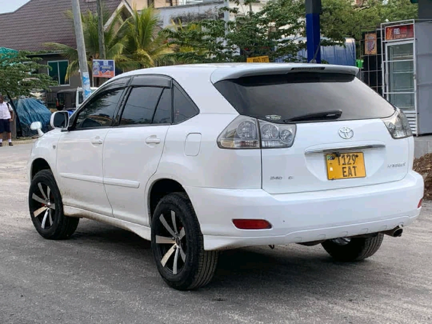 Toyota Harrier 2005 White SUV Reg EAT thumbnail 5