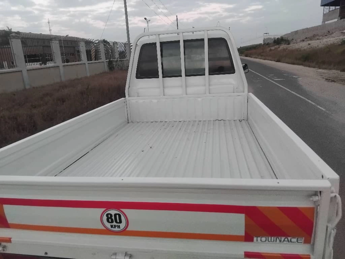 2001 Toyota Lite Ace Pickup Truck (7K Engine) thumbnail 2