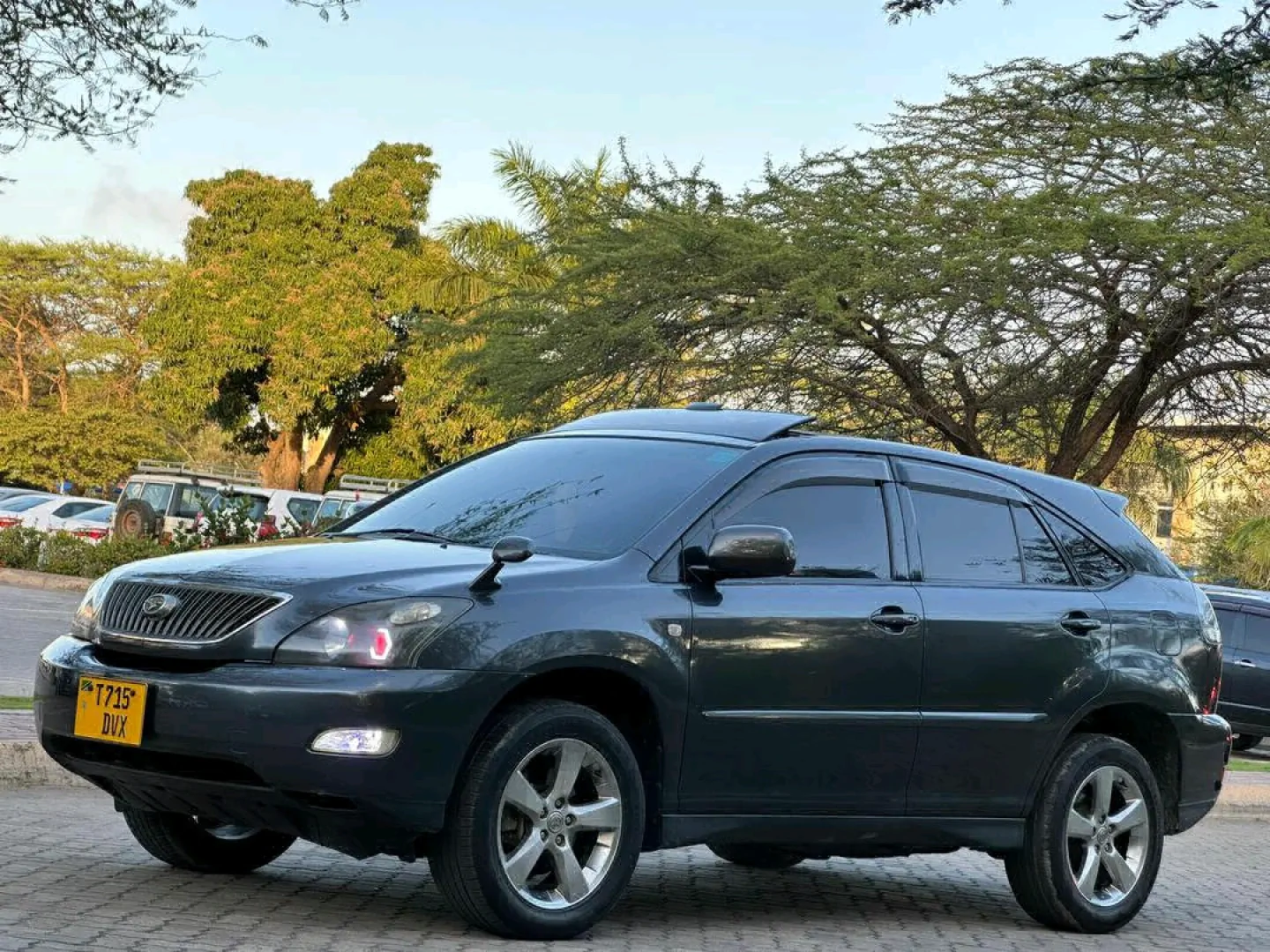 Toyota Harrier DVX 2005 for Sale thumbnail 2