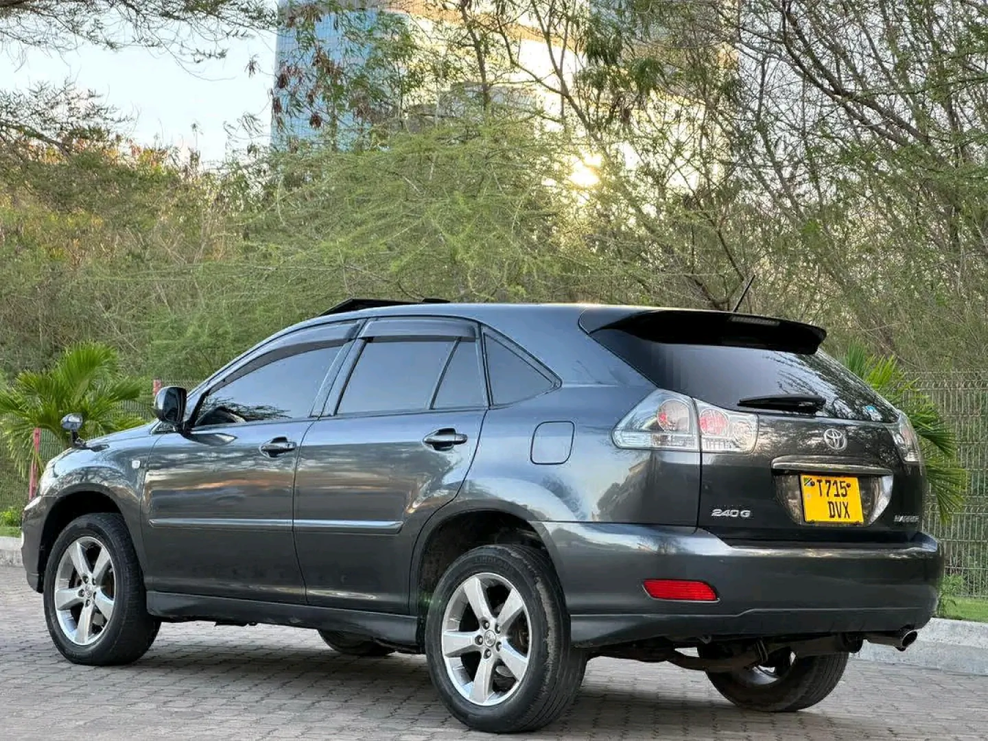 Toyota Harrier DVX 2005 for Sale thumbnail 5