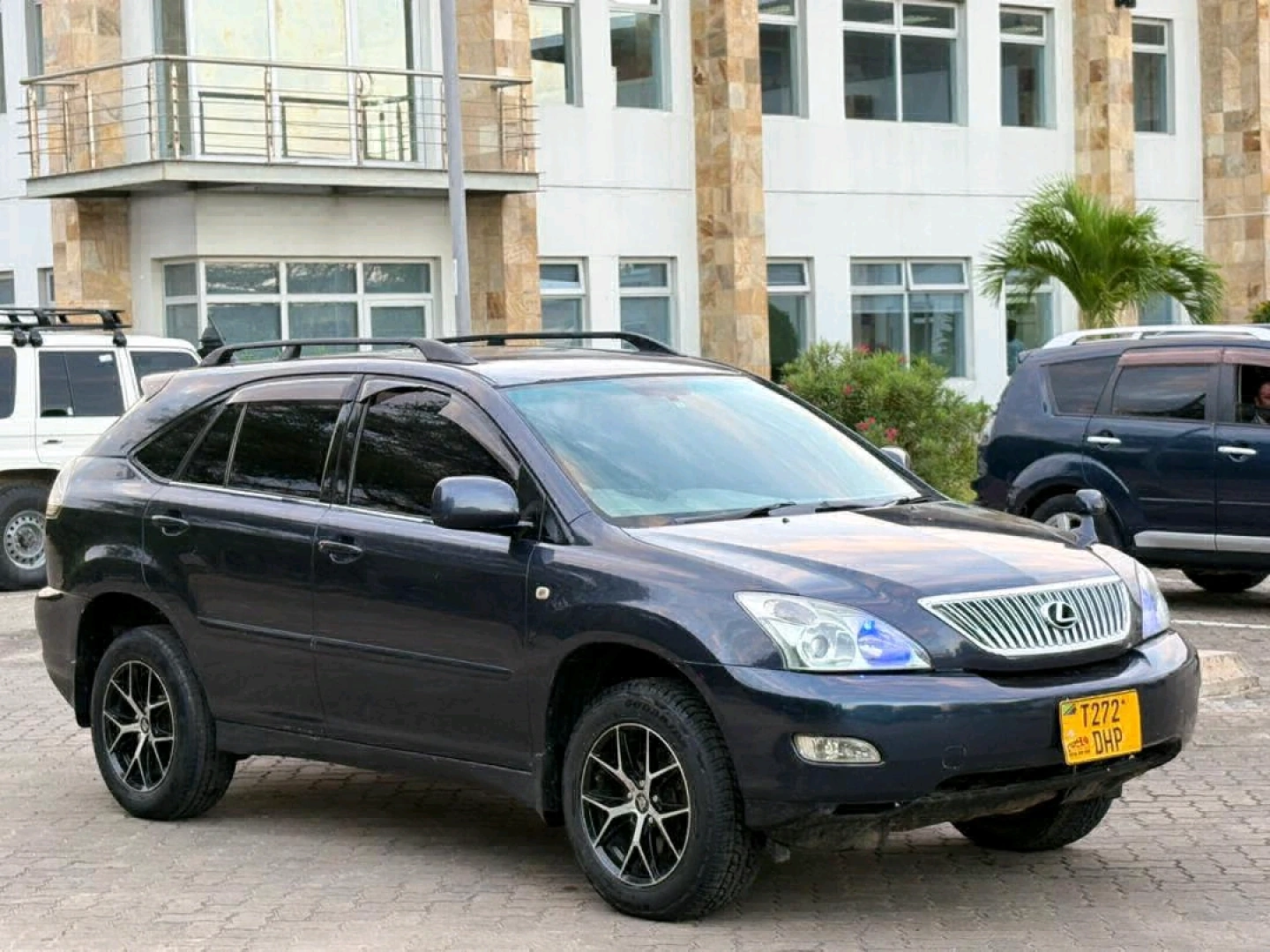 Toyota Harrier New Reg DHP Black SUV thumbnail 3