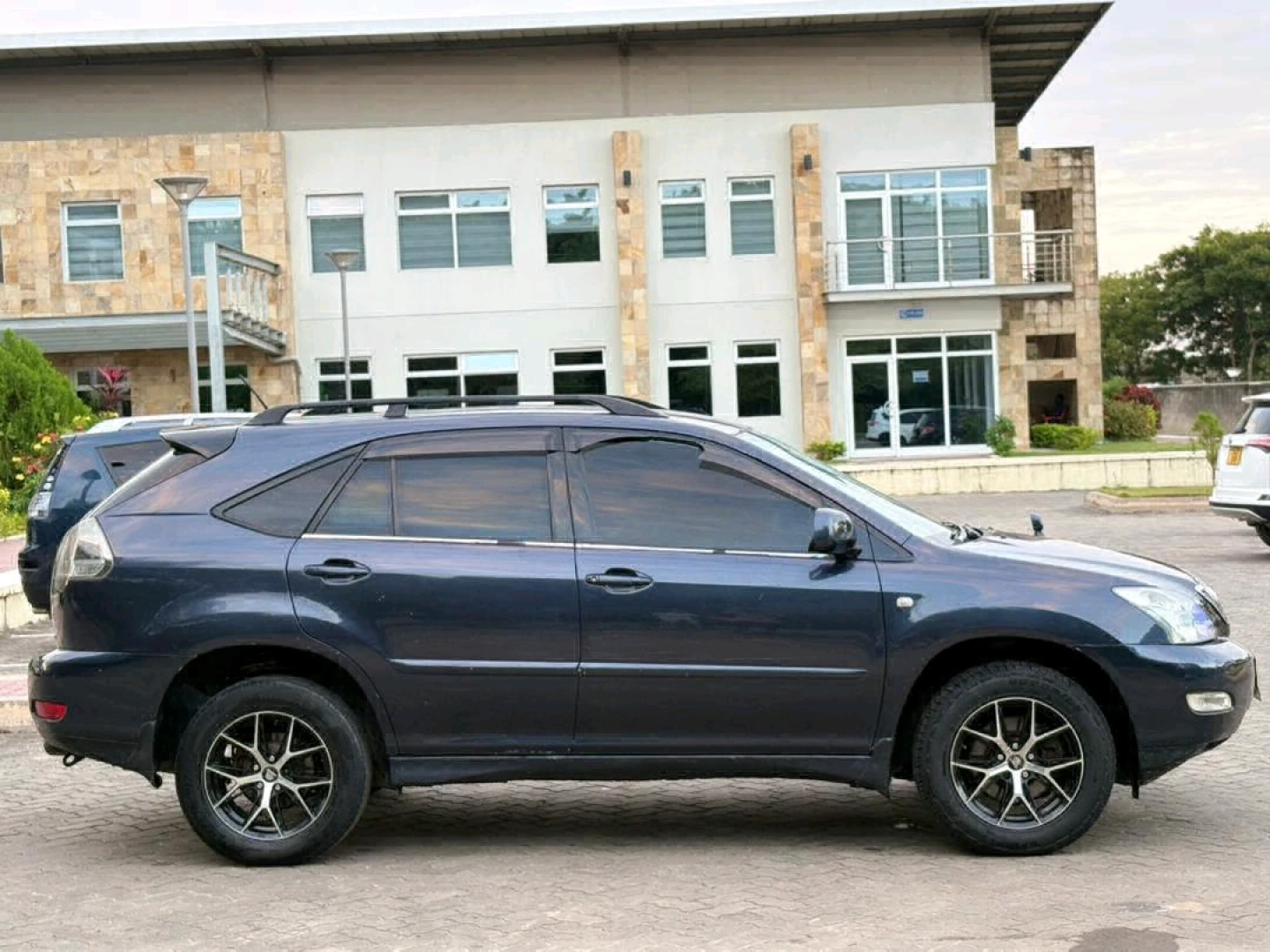 Toyota Harrier New Reg DHP Black SUV thumbnail 4