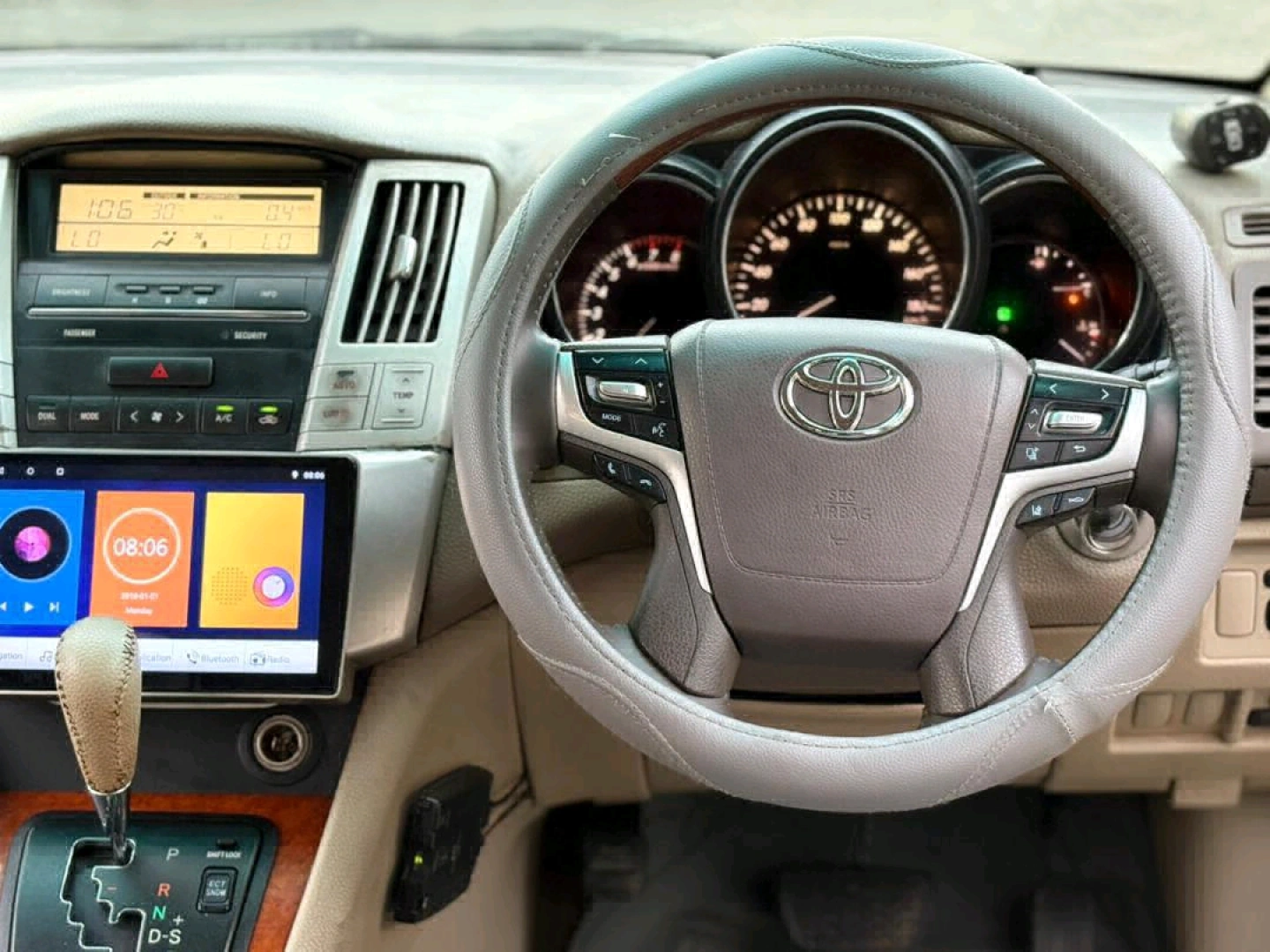Toyota Harrier New Reg DHP Black SUV thumbnail 8