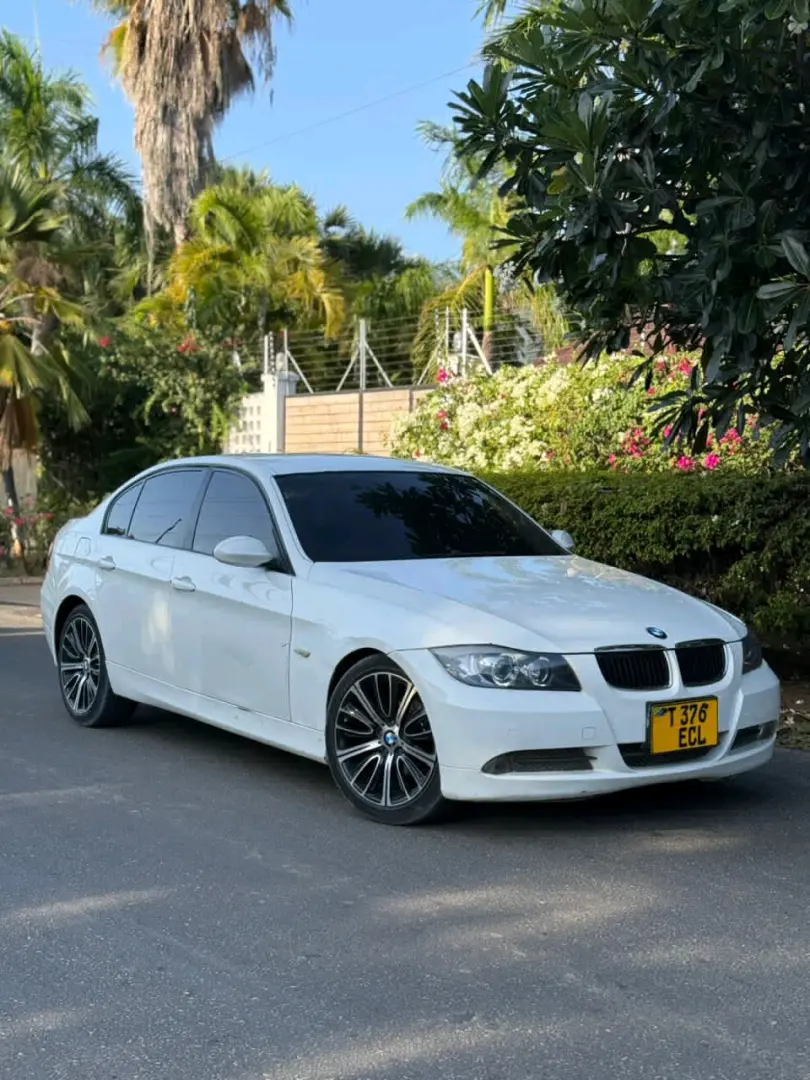 BMW 3 Series Sedan, Automatic, 1990cc thumbnail 2