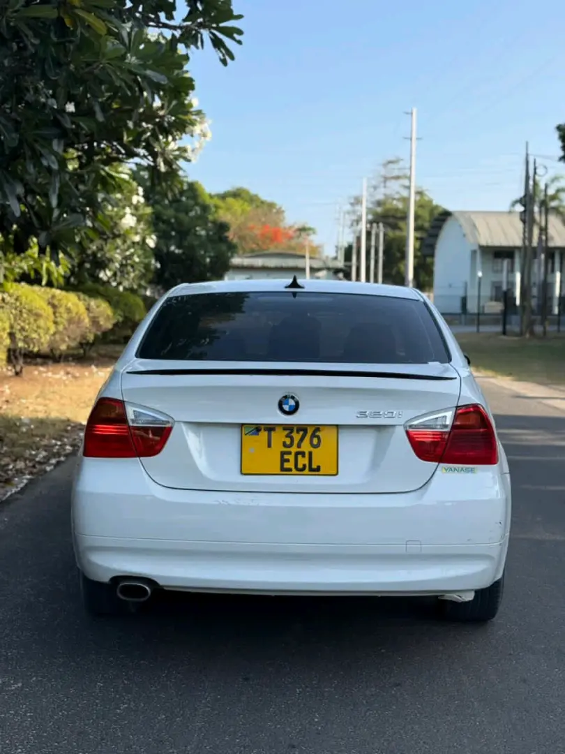 BMW 3 Series Sedan, Automatic, 1990cc thumbnail 4