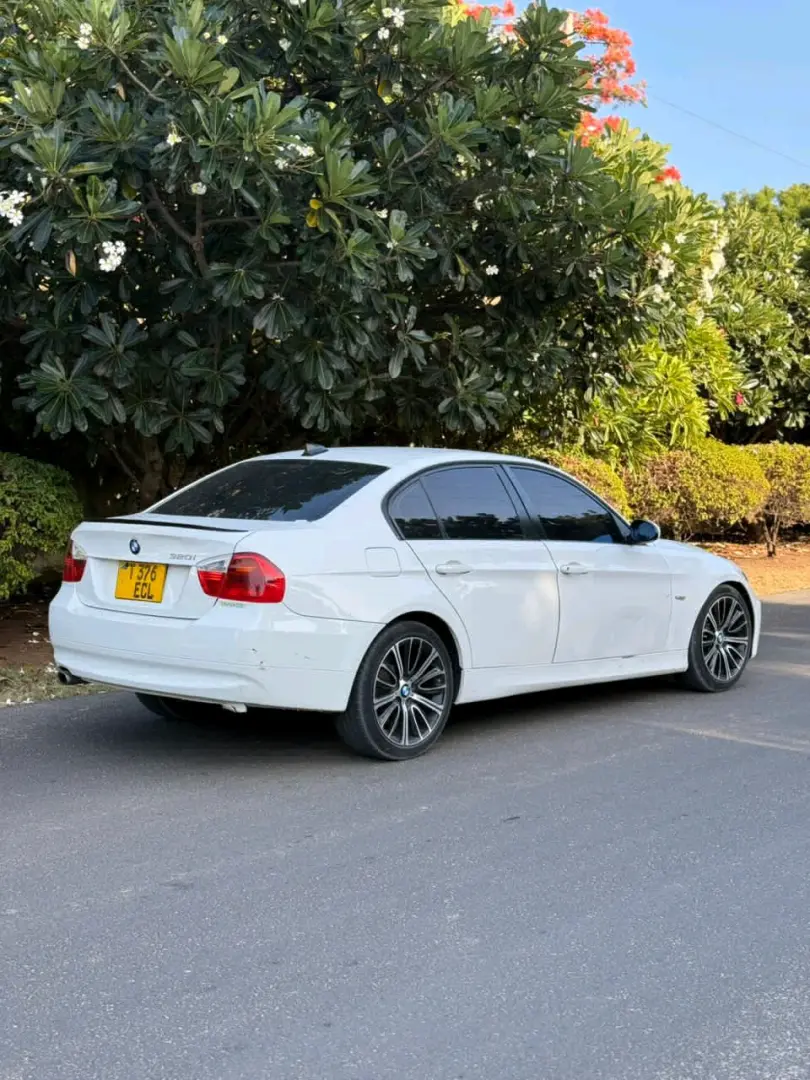 BMW 3 Series Sedan, Automatic, 1990cc thumbnail 5