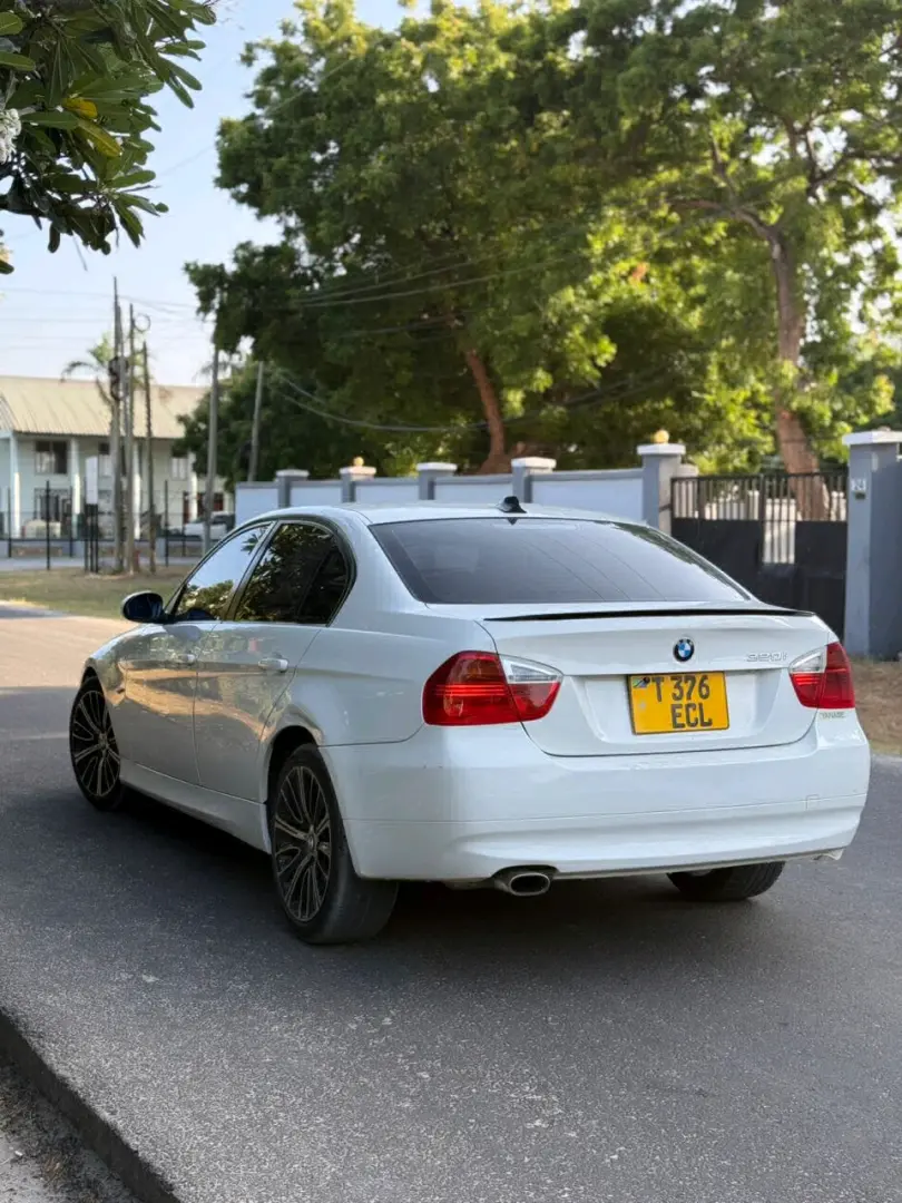 BMW 3 Series Sedan, Automatic, 1990cc thumbnail 6