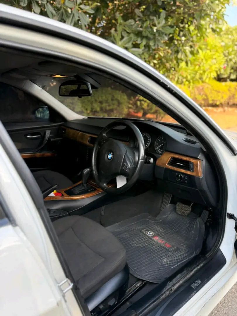 BMW 3 Series Sedan, Automatic, 1990cc thumbnail 9