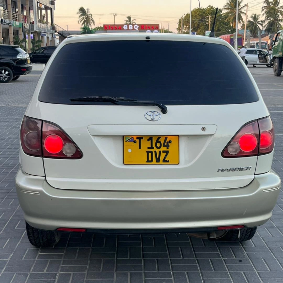 Toyota Harrier SUV 1999 Automatic 1990cc thumbnail 2