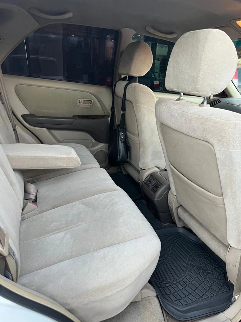 Toyota Harrier SUV 1999 Automatic 1990cc thumbnail 6