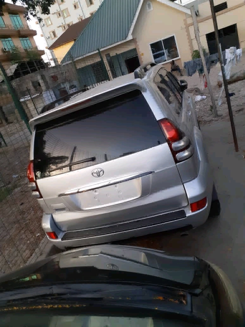 Toyota Land Cruiser Prado 120 Automatic 2005 thumbnail 5