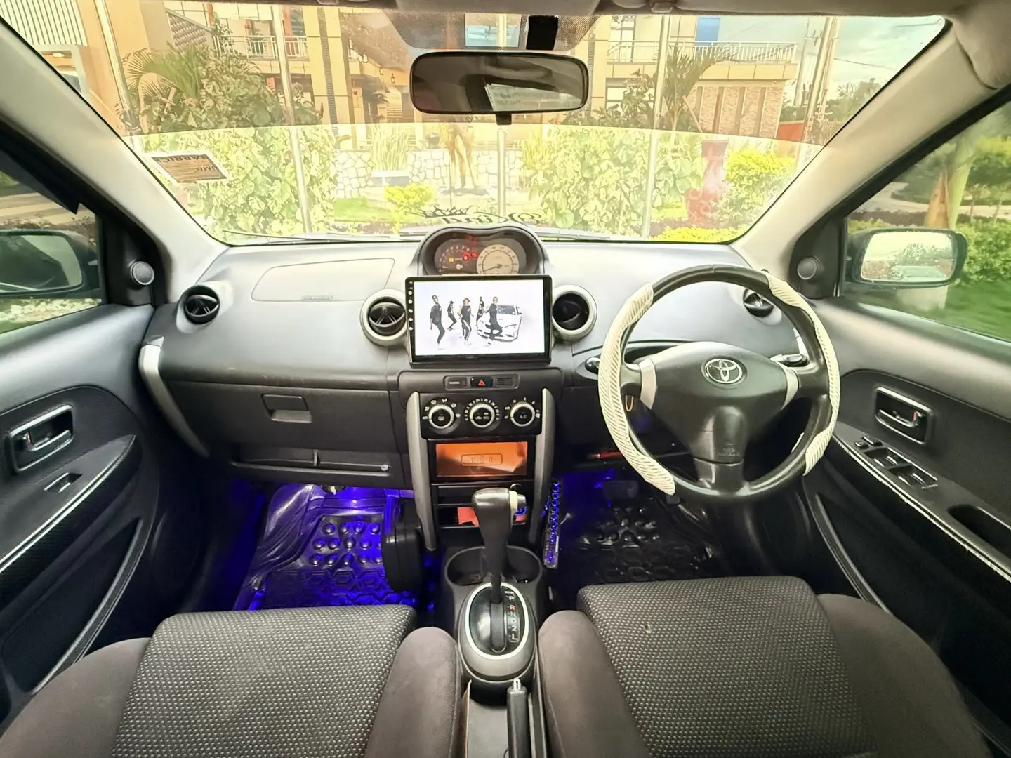 Toyota Ist 2004 Kali Sana thumbnail 8