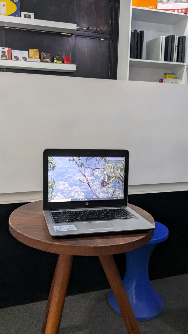 HP EliteBook AMD A10 Laptop 4GB RAM 128GB SSD thumbnail 4