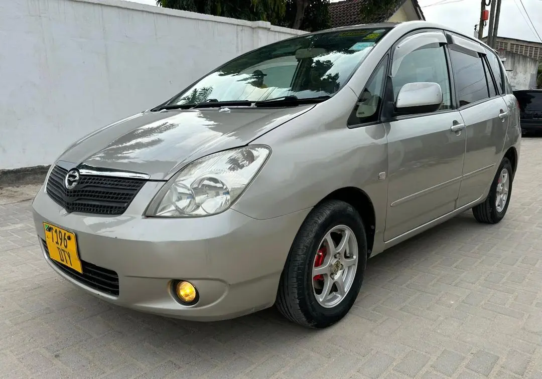 Toyota Spacio Minivan DTY thumbnail 3