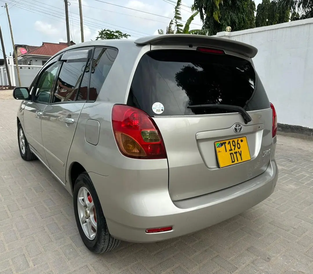 Toyota Spacio Minivan DTY thumbnail 4