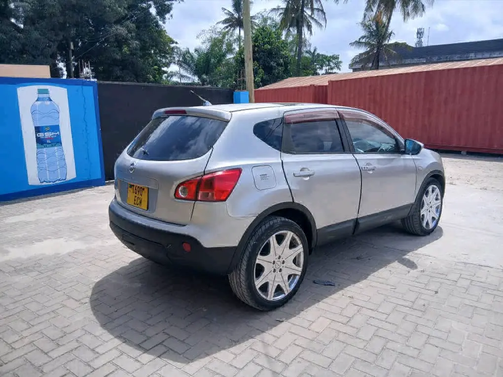 Used Silver Nissan Dualis (Qashqai) for Sale thumbnail 6