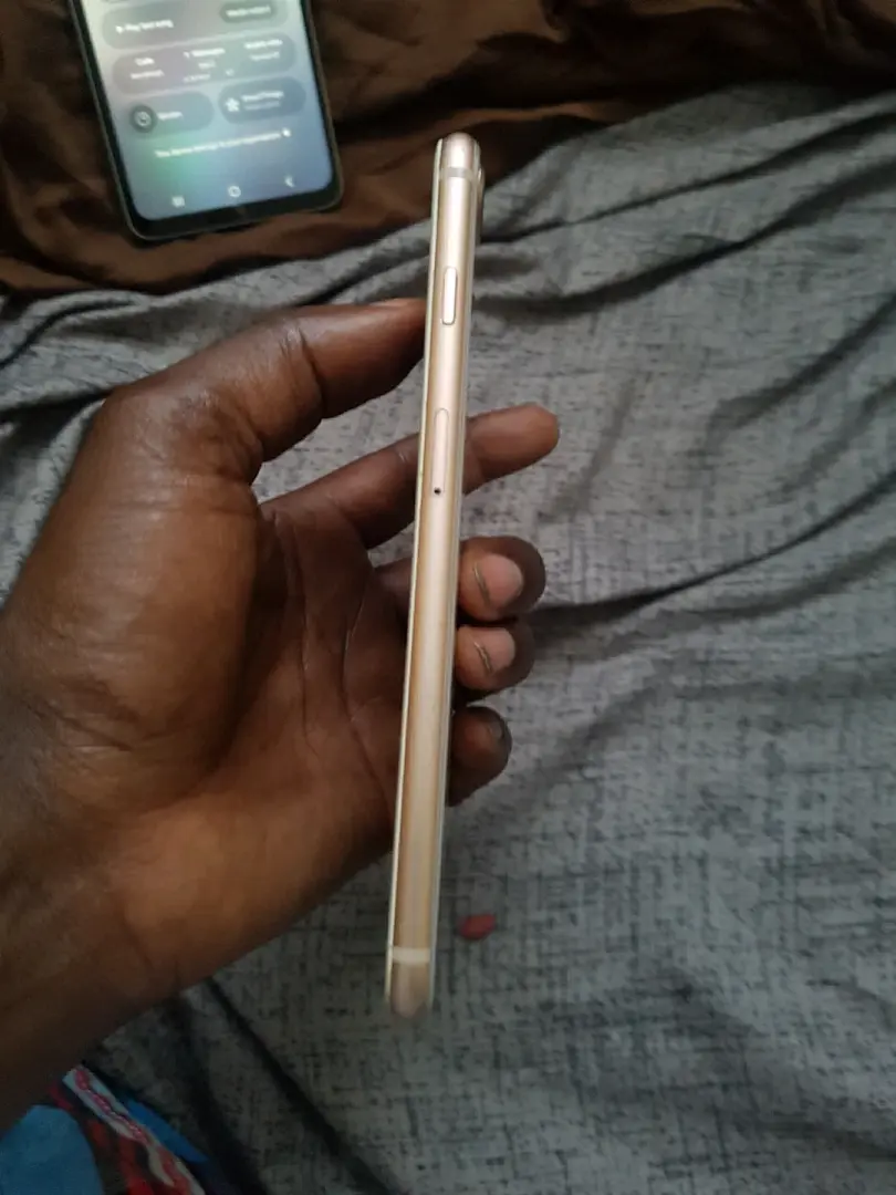 IPhone 8 Plus 64GB thumbnail 5