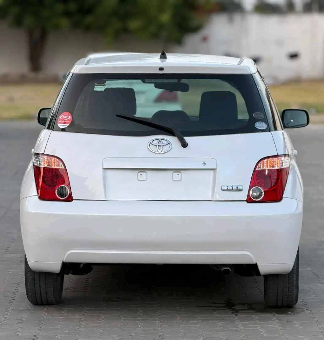 Toyota Ist 2006, 1290cc, Unregistered thumbnail 3