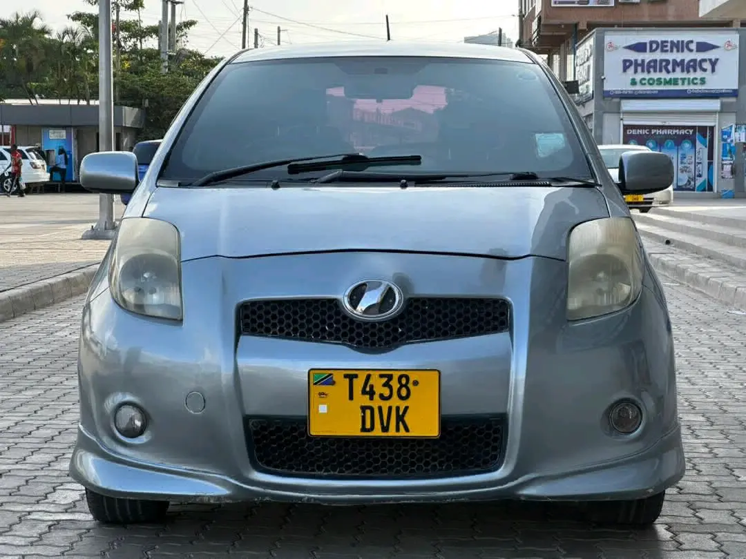 Toyota Vitz RS Silver Automatic 11M