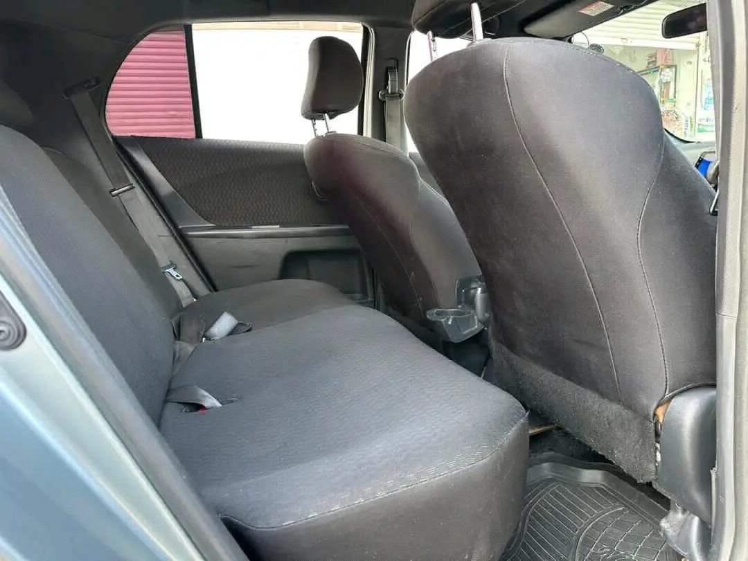 Toyota Vitz RS Silver Automatic 11M thumbnail 7
