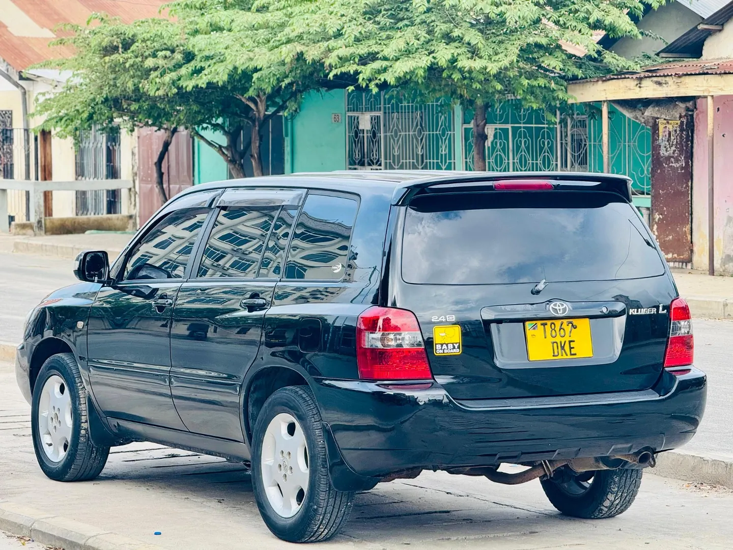Toyota Kluger 2004 Black SUV Automatic 2360cc thumbnail 8