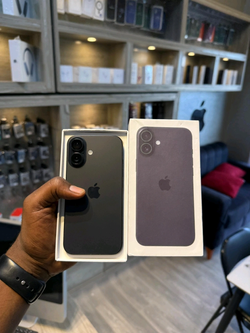 Brand New Apple iPhone 16 256GB thumbnail 2