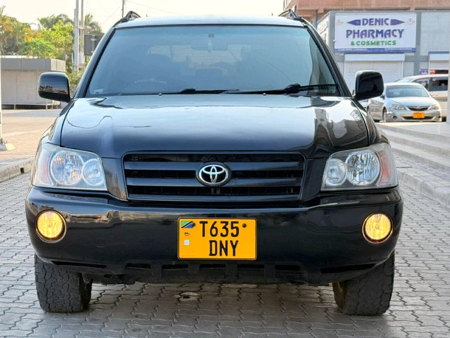 Toyota Kluger 2005 Black SUV for Sale