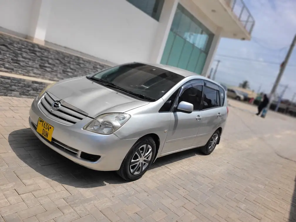 2005 Silver Toyota Spacio (1490cc, Automatic) thumbnail 3