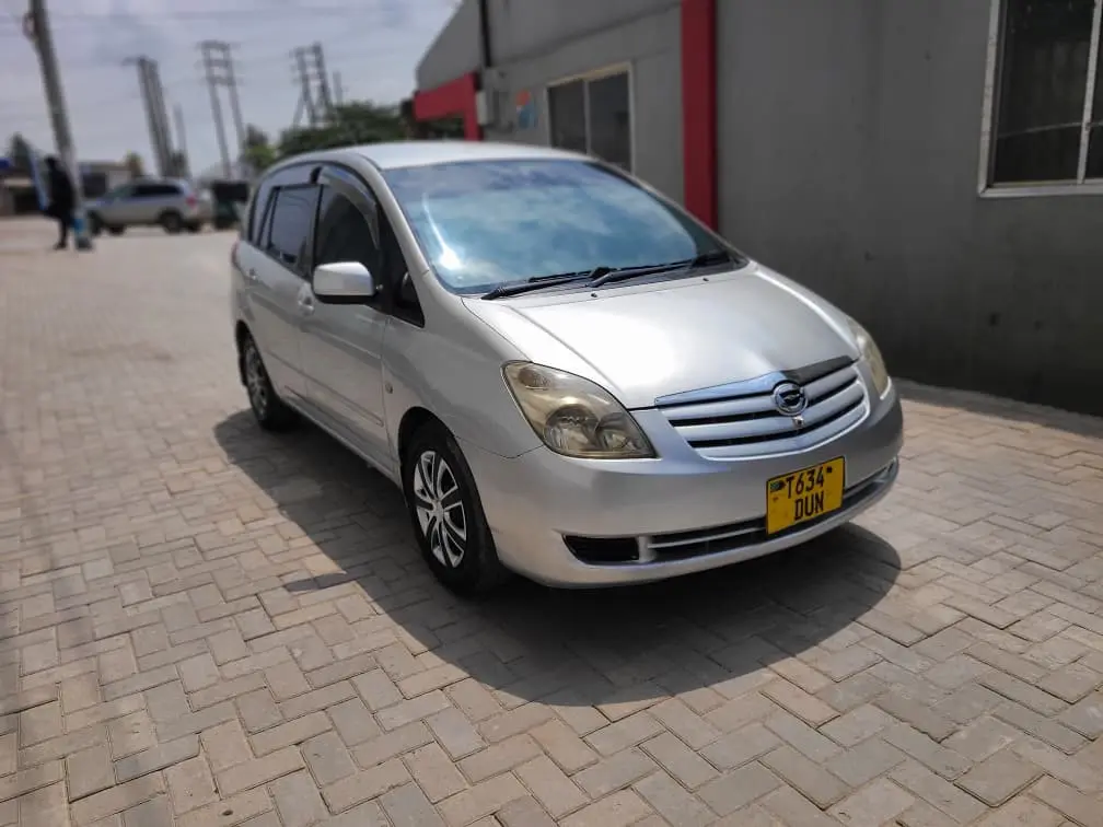 2005 Silver Toyota Spacio (1490cc, Automatic) thumbnail 5