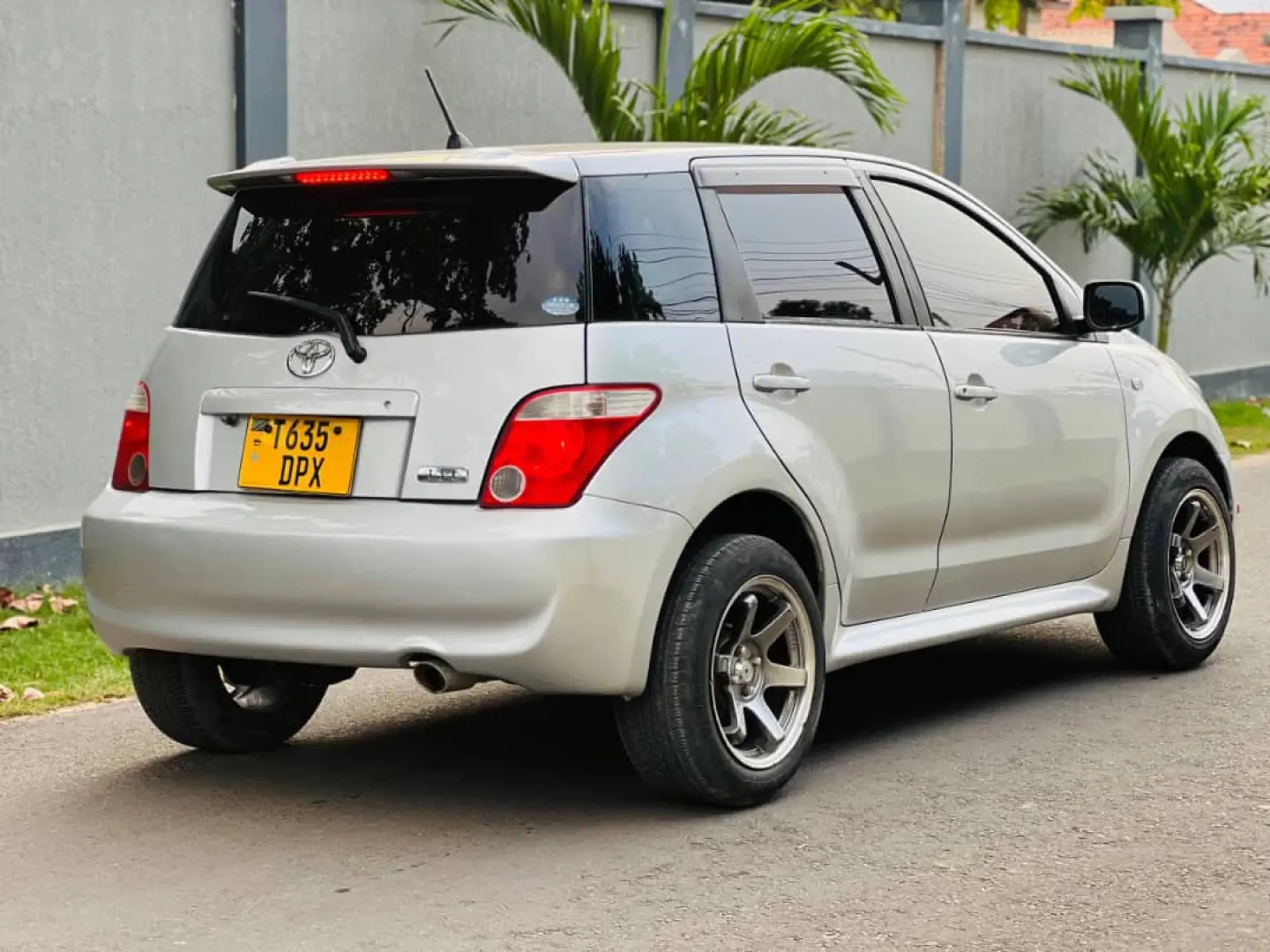 Toyota IST 2006 Automatic - 12.8 Million TZS thumbnail 3