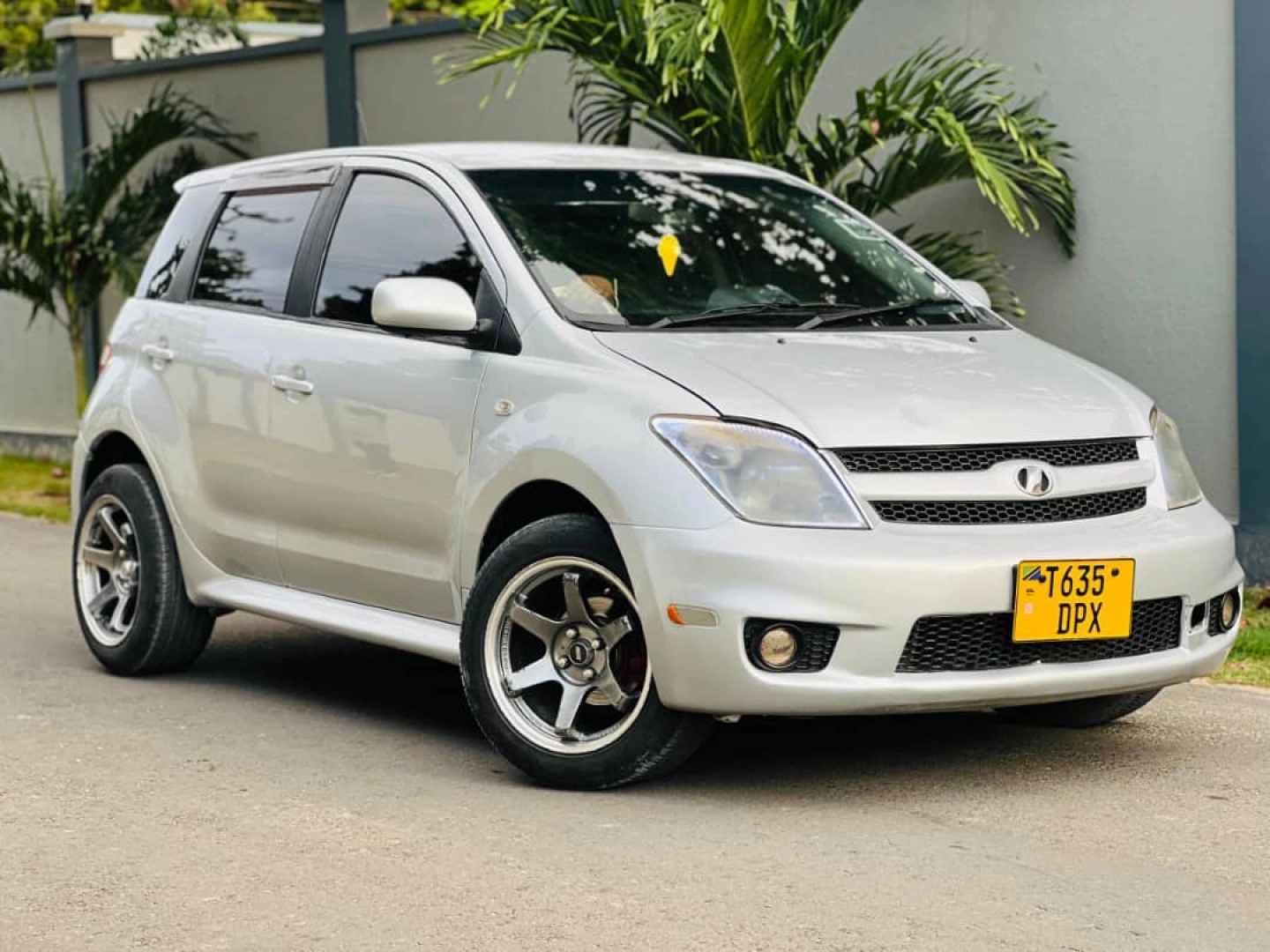 Toyota IST 2006 Automatic - 12.8 Million TZS thumbnail 6