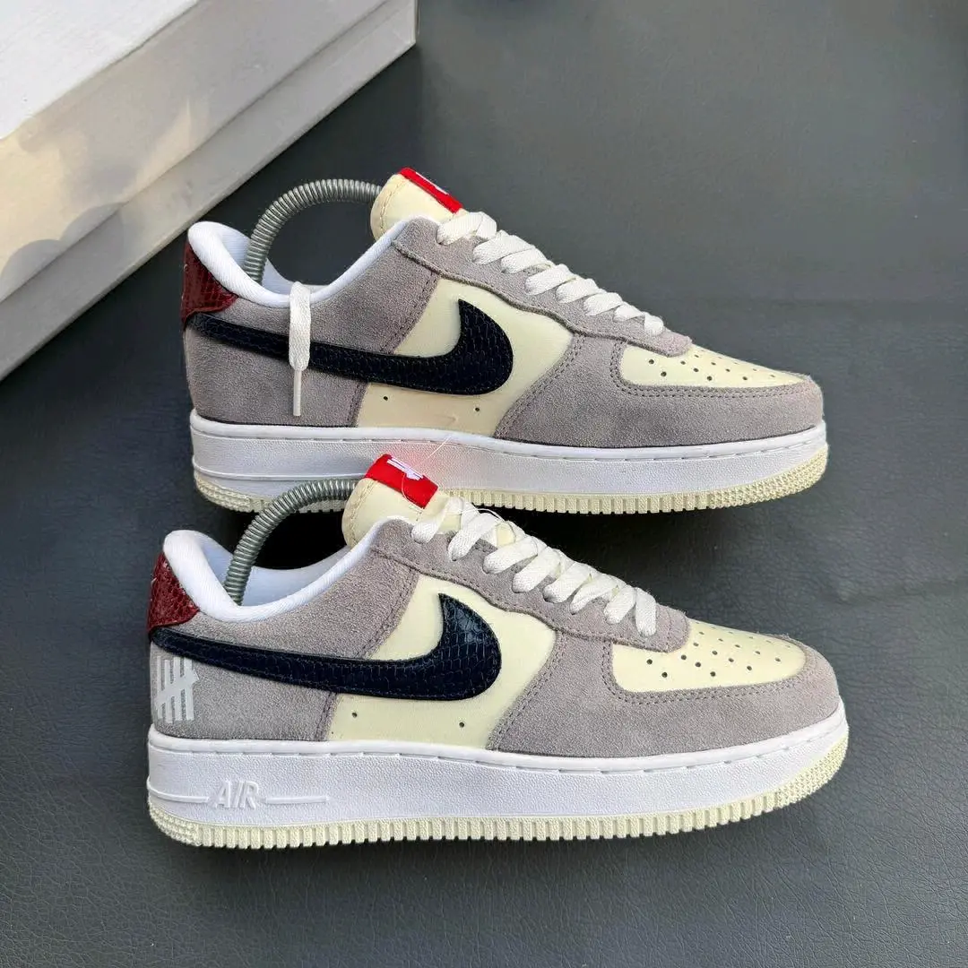 Nike Air Force 1 Low Panda thumbnail 3