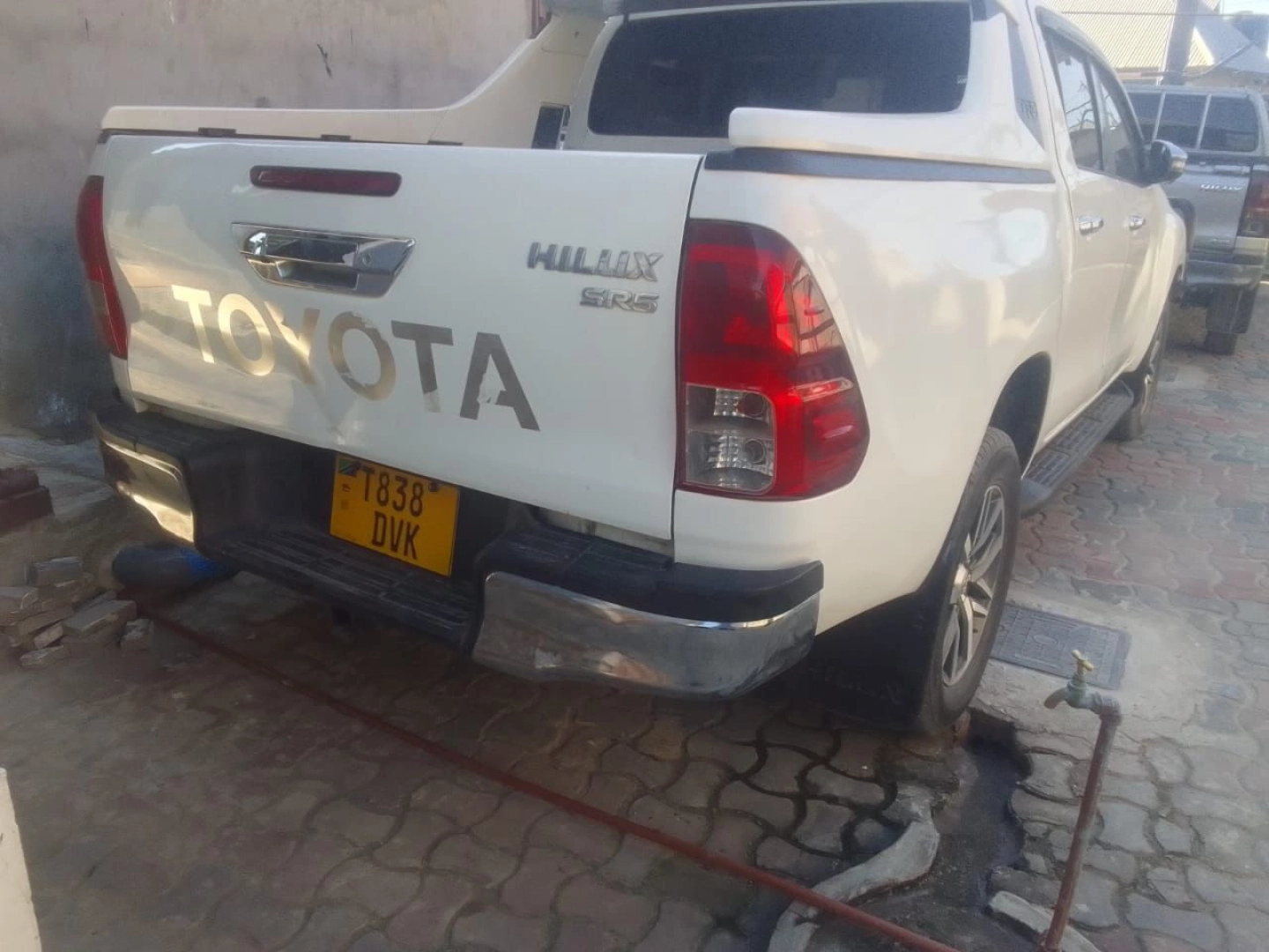 Toyota Hilux Double Cabin DVK 2016 thumbnail 4